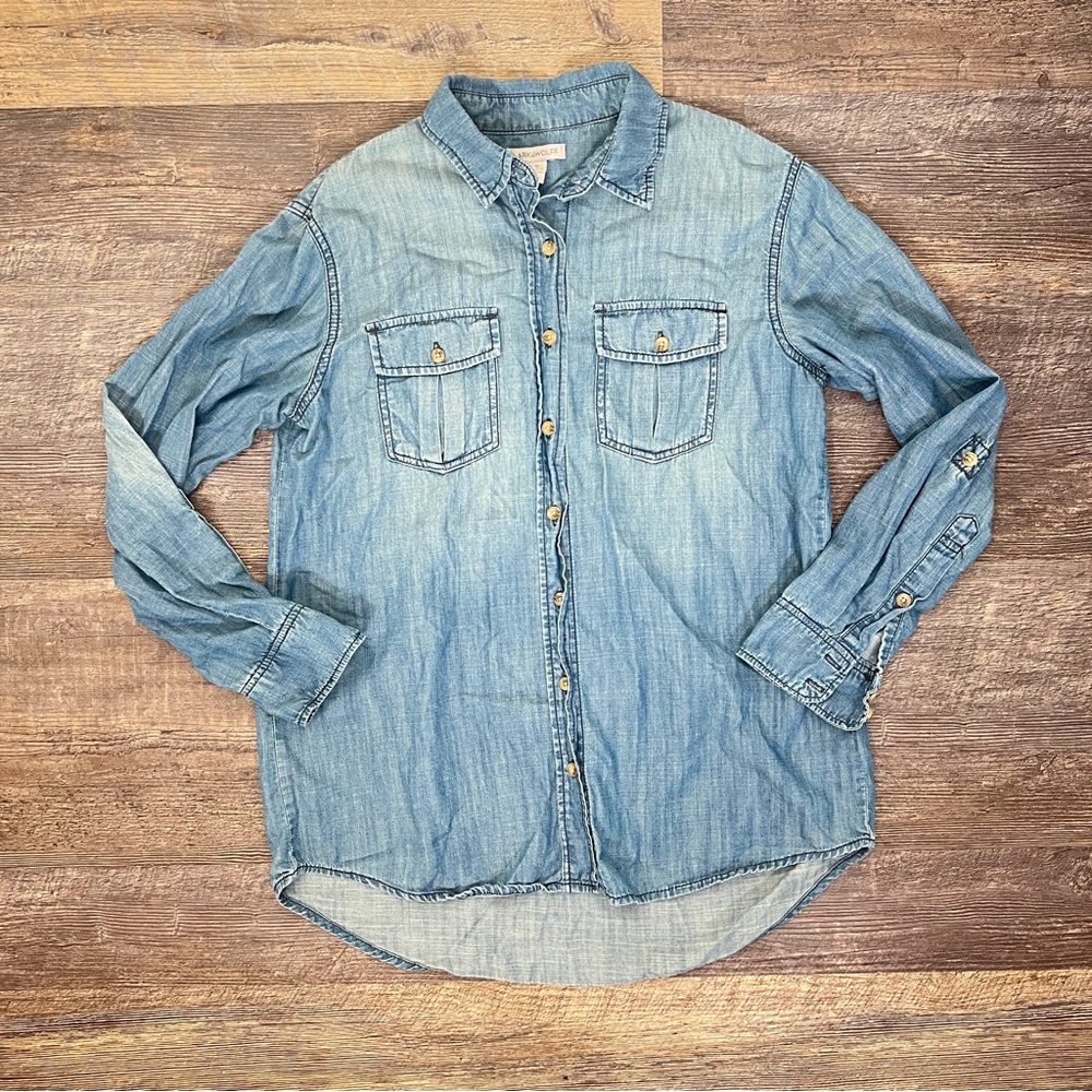 Lark & Wolff Denim Button-Up Shirt top Blouse size small S B186
